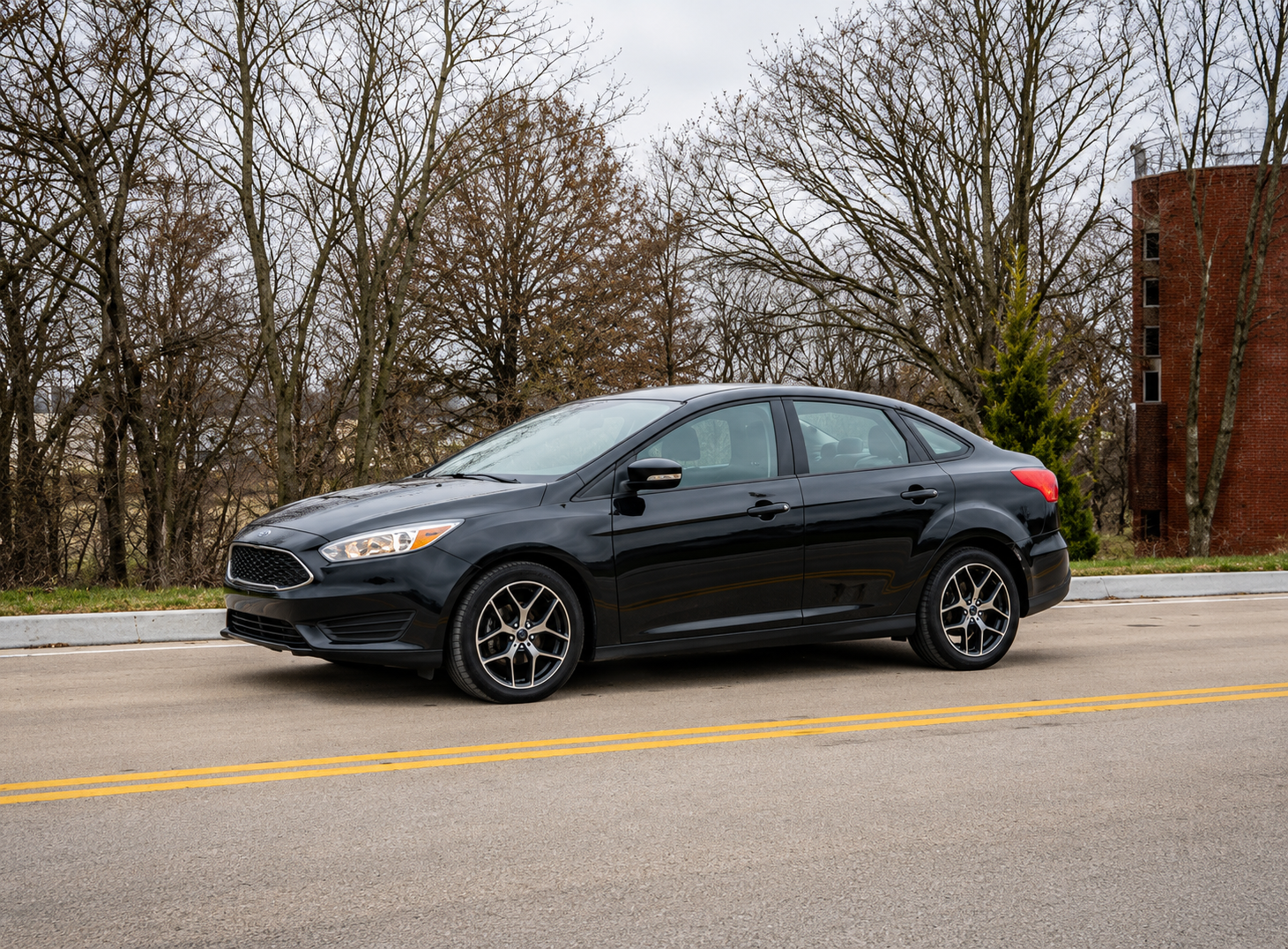 2015 Ford Focus SE - 2