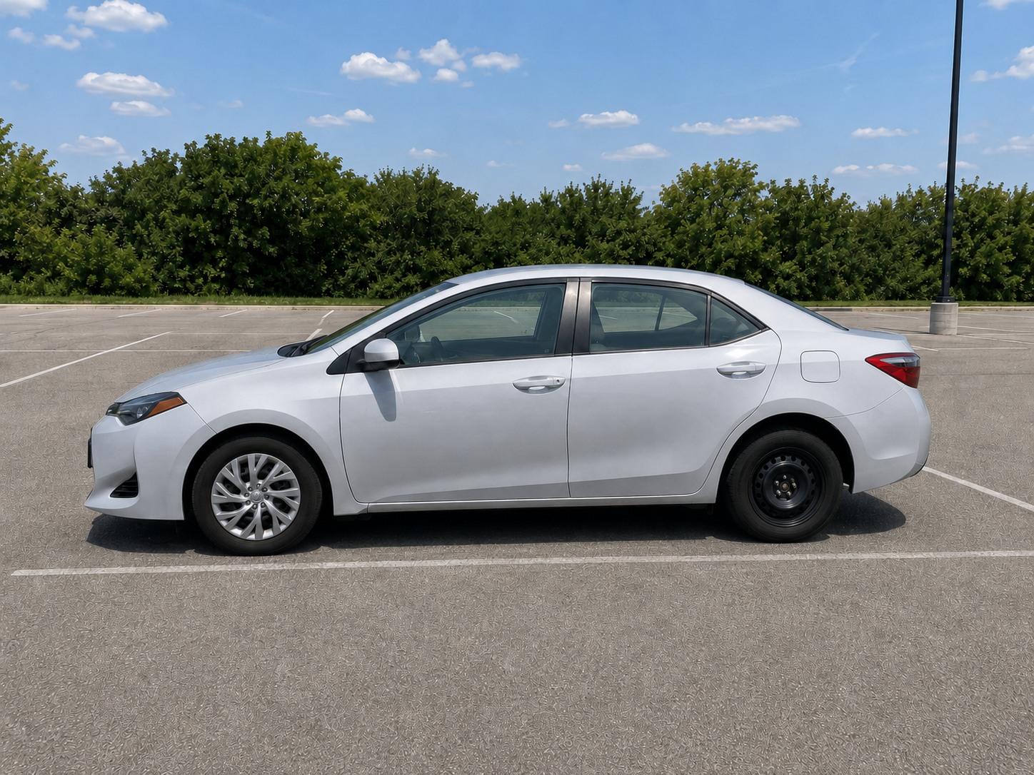 2017 Toyota Corolla LE - 15