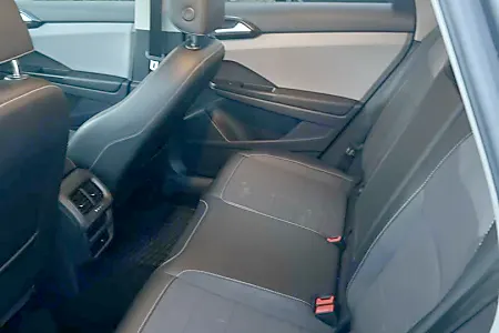 2022 Volkswagen Taos 1.5T SE - 9