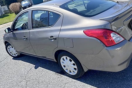 2017 Nissan Versa 1.6 SL - 2