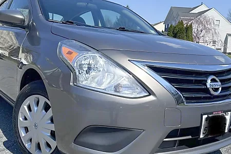 2017 Nissan Versa 1.6 SL - 10