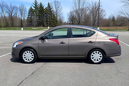 2017 Nissan Versa 1.6 SL - 21