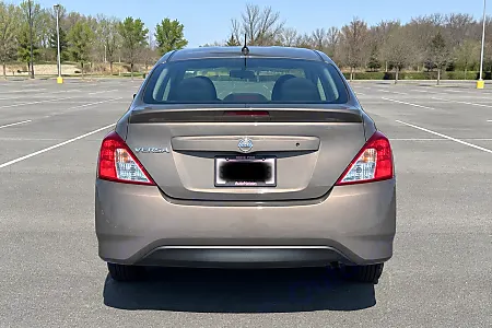 2017 Nissan Versa 1.6 SL - 22