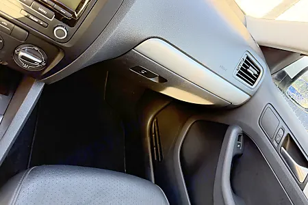 2013 Volkswagen Jetta - 8