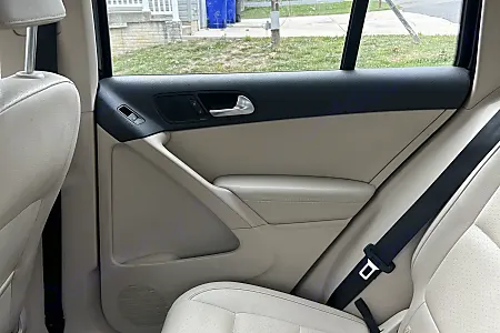 2016 Volkswagen Tiguan S - 20