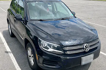 2016 Volkswagen Tiguan S - 24