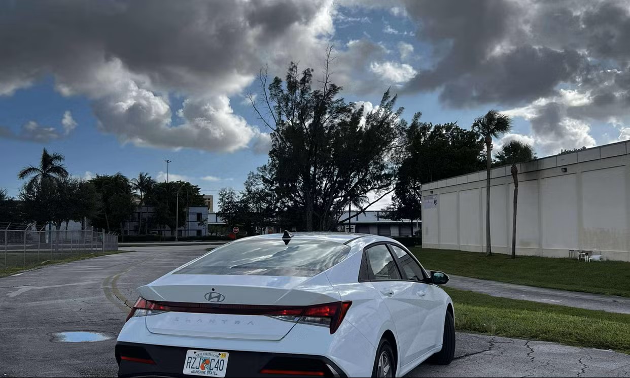 2025 Hyundai Elantra SE - 4