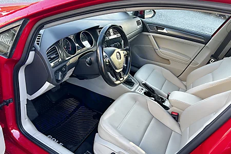 2018 Volkswagen Golf TSI SE - 12