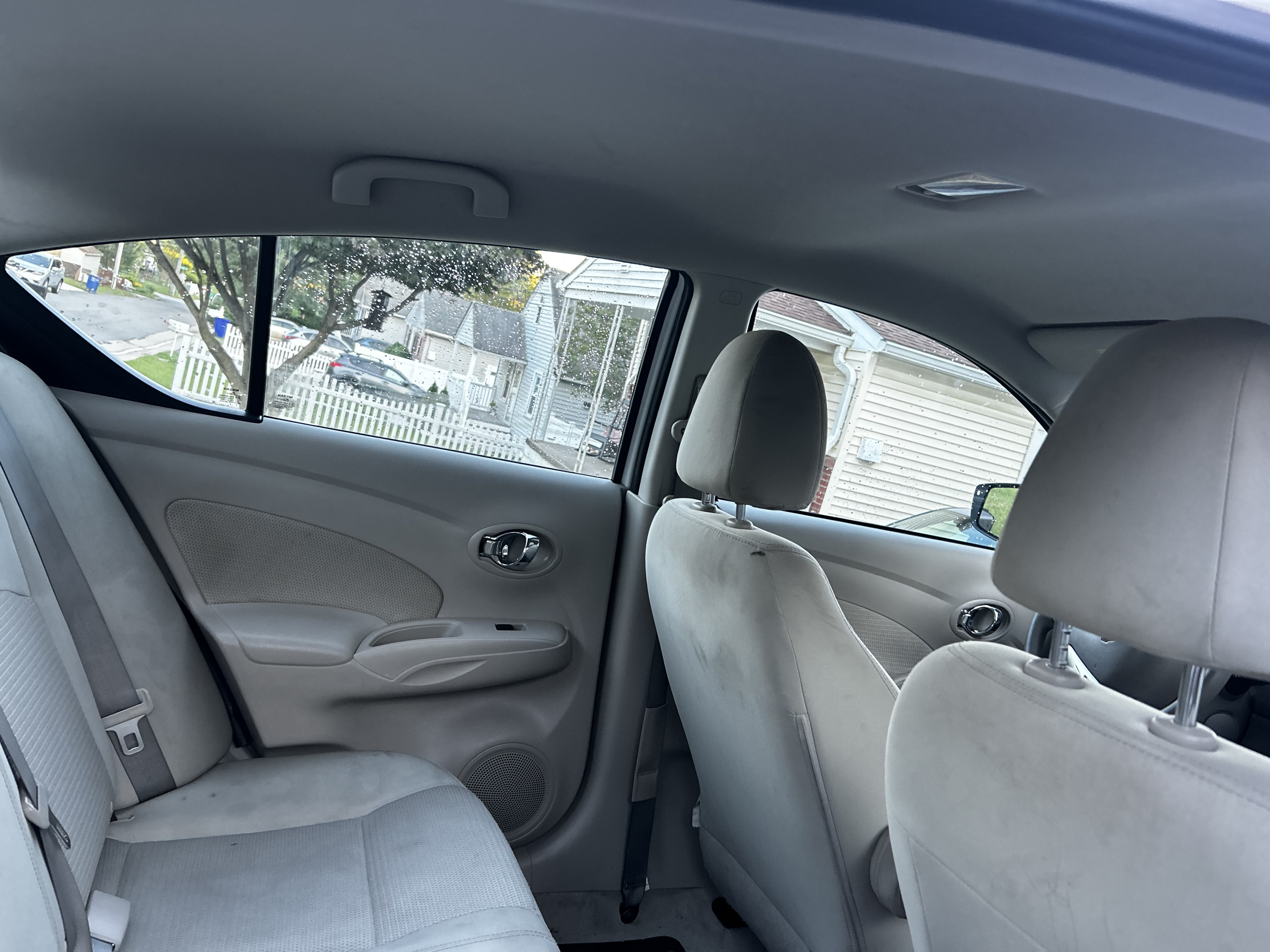 2015 Nissan Versa 1.6 SL - 11