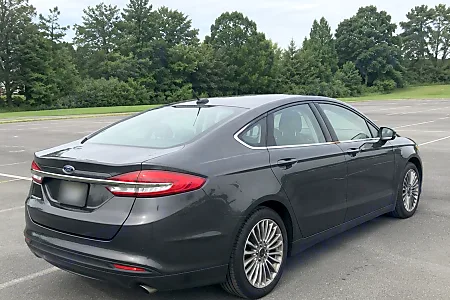 2018 Ford Fusion SE - 14