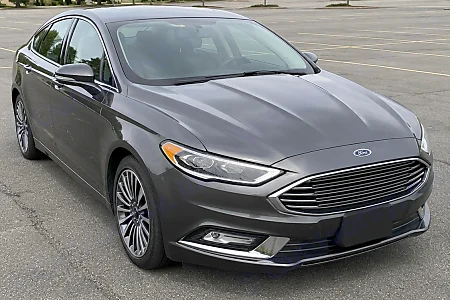 2018 Ford Fusion SE - 18