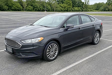 2018 Ford Fusion SE - 19