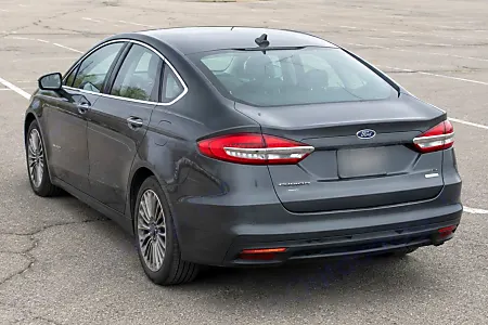 2018 Ford Fusion SE - 22