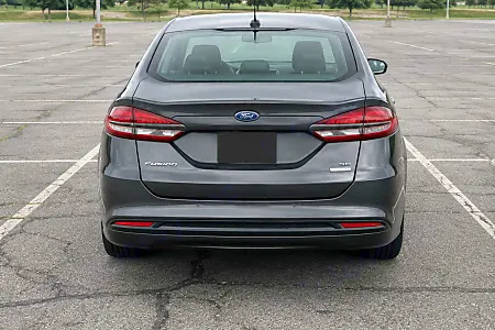 2018 Ford Fusion SE - 24