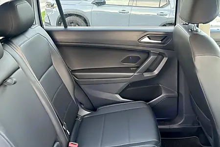 2020 Volkswagen Tiguan 2.0T SE - 3