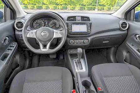 2016 Nissan Versa 1.6 SL - 6