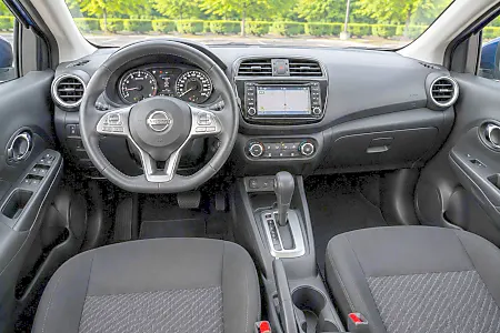2016 Nissan Versa 1.6 SL - 18
