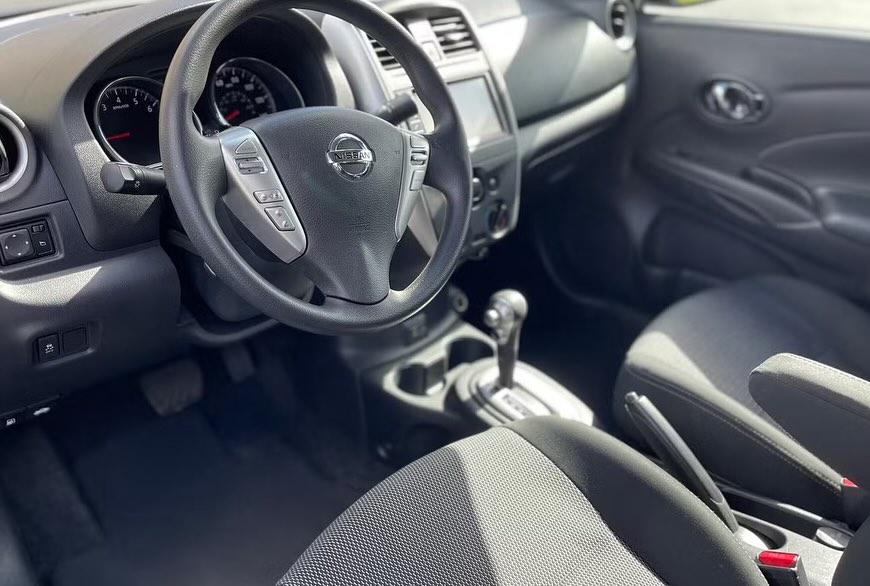 2018 Nissan Versa 1.6 SV - 14