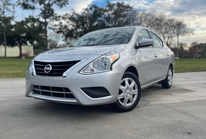 2018 Nissan Versa 1.6 SV - 15