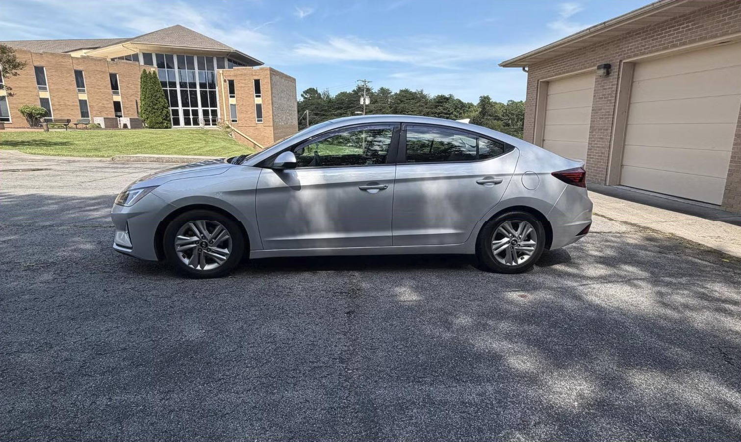 2020 Hyundai Elantra SEL - 3