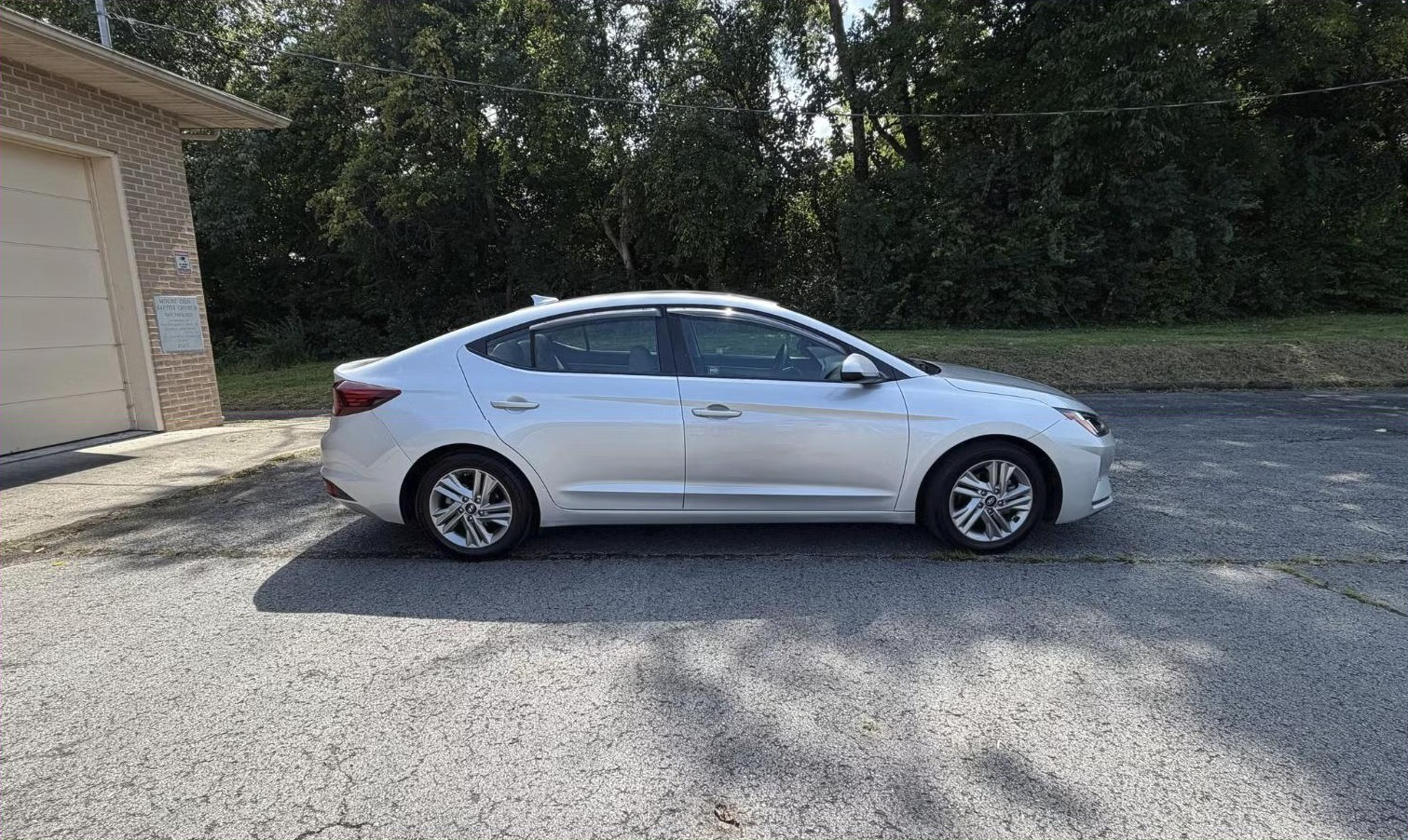 2020 Hyundai Elantra SEL - 4