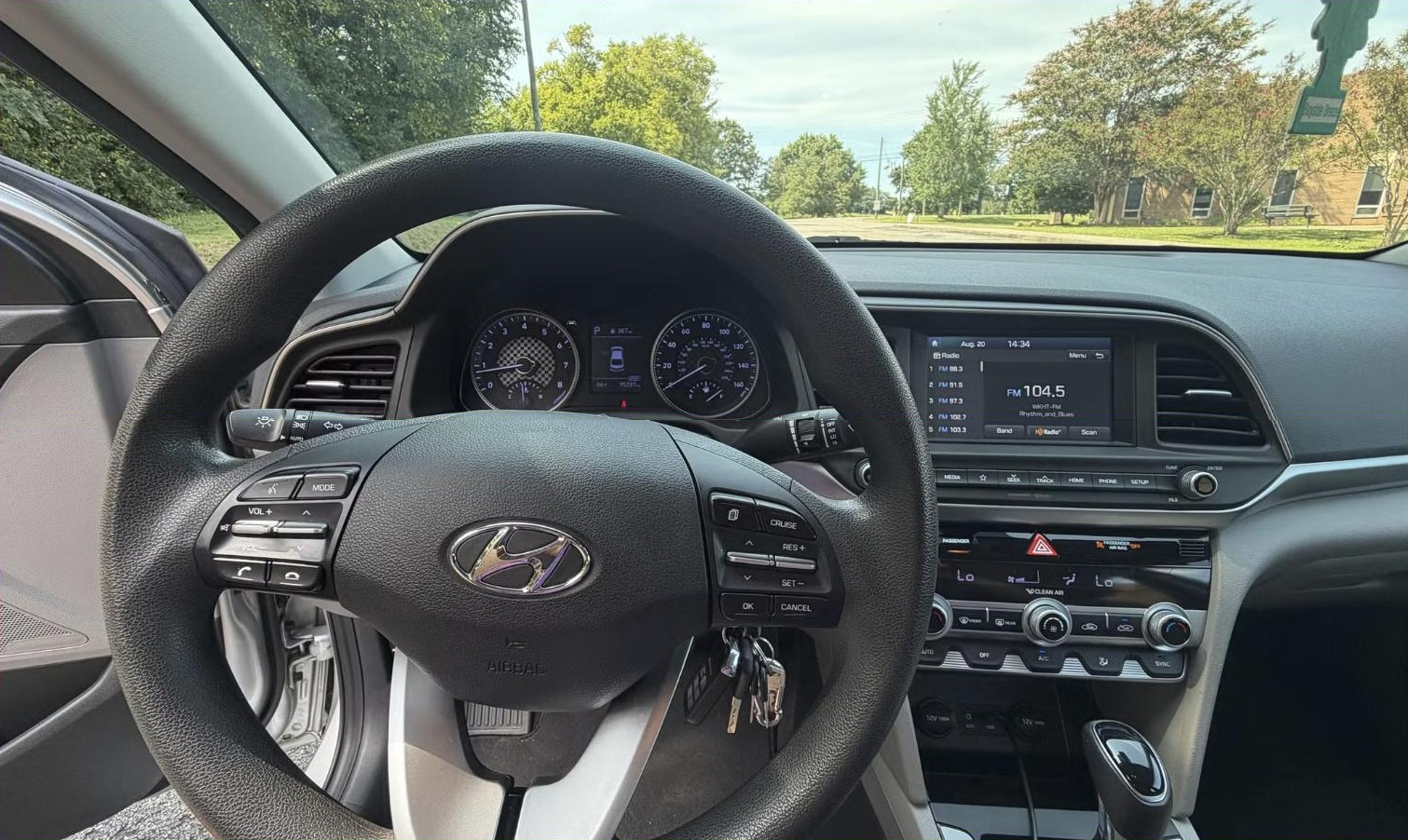 2020 Hyundai Elantra SEL - 7