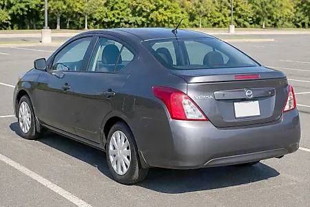 2018 Nissan Versa 1.6 SL - 4
