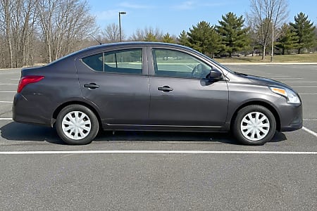 2018 Nissan Versa 1.6 SL - 9