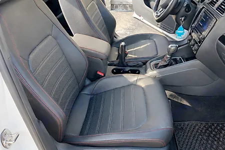 2017 Volkswagen Jetta GLI - 2