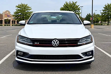 2017 Volkswagen Jetta GLI - 4