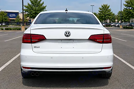 2017 Volkswagen Jetta GLI - 13