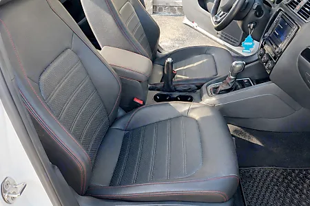 2017 Volkswagen Jetta GLI - 21