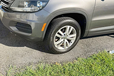 2015 Volkswagen Tiguan S - 2