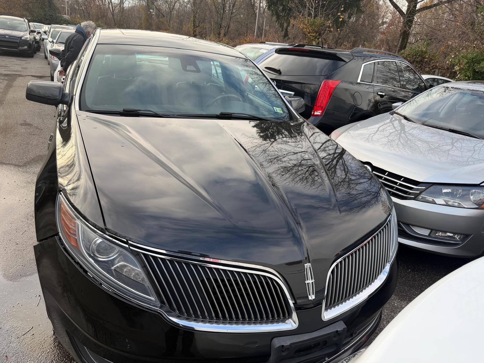 2015 Lincoln MKS Base