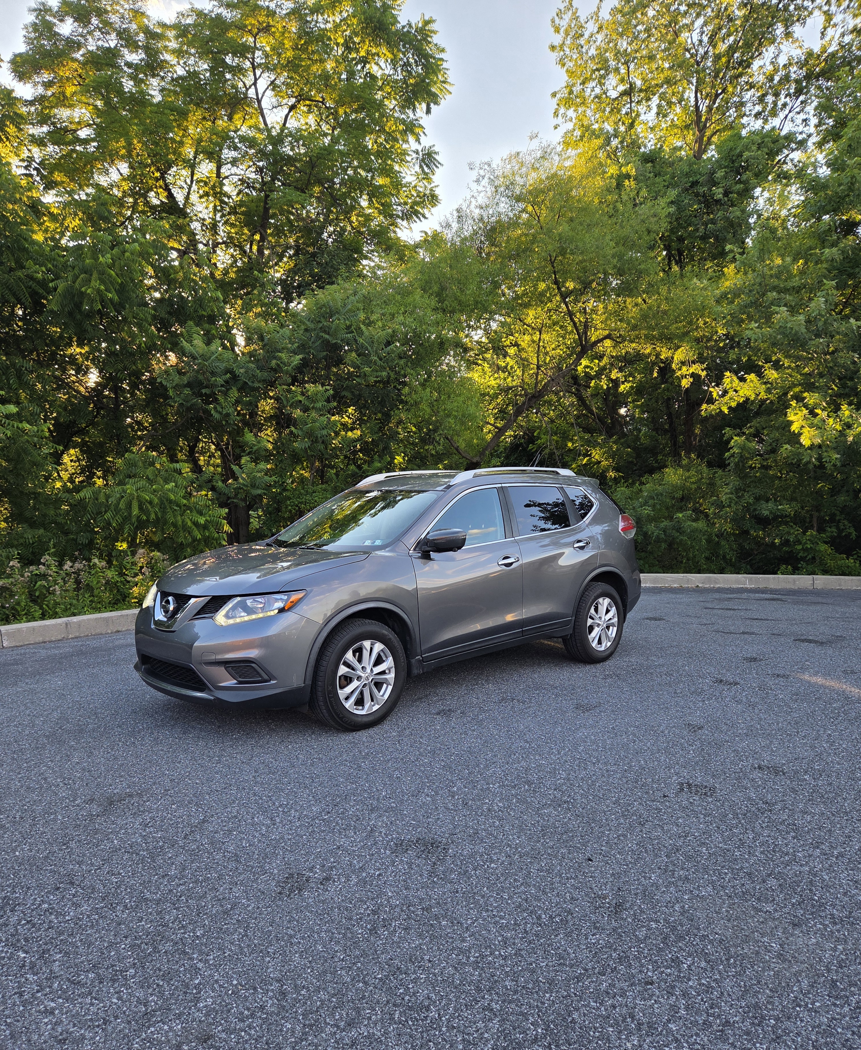 2016 Nissan Rogue SV — Comfortable & Reliable AWD