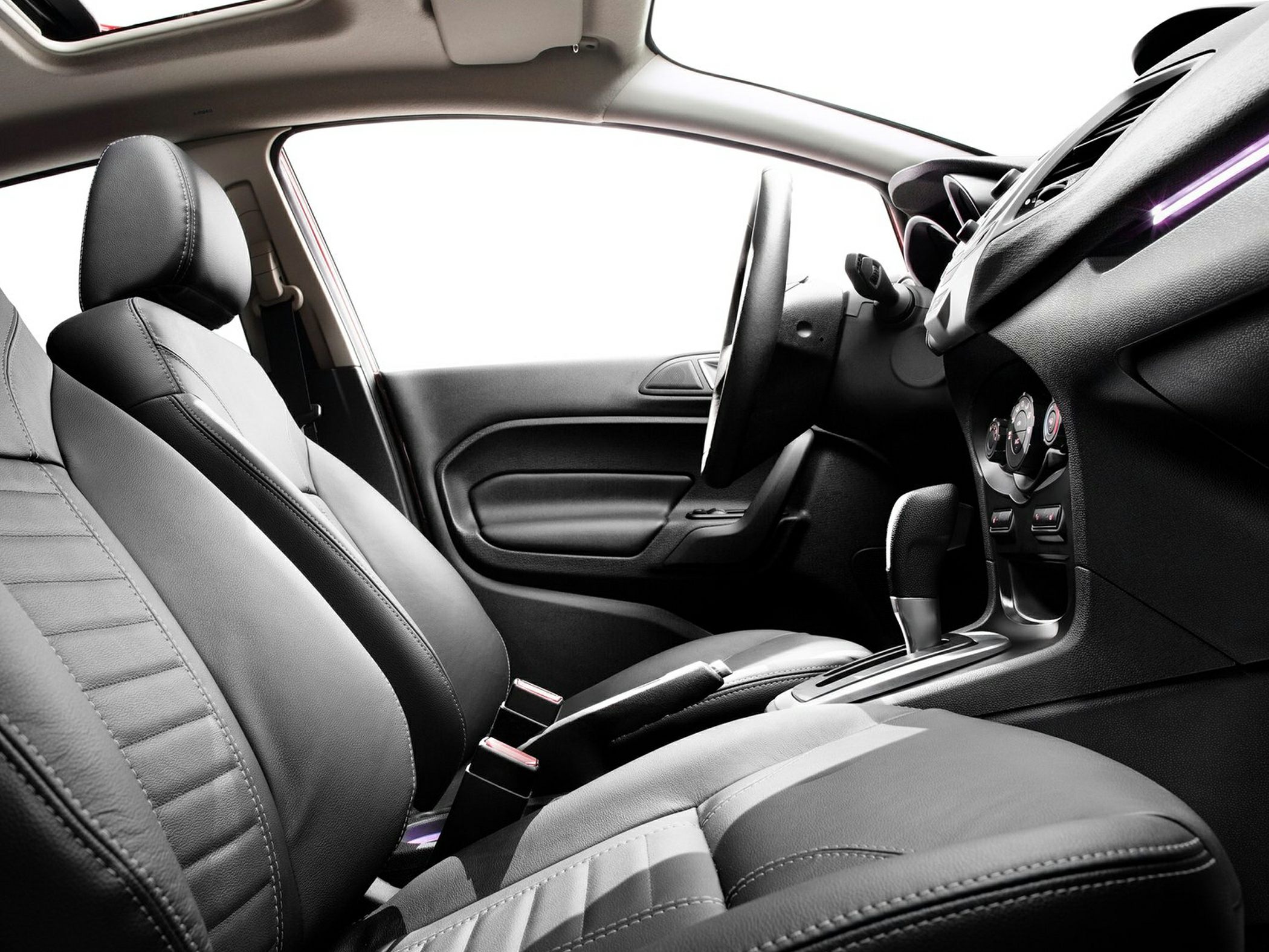 2015 Ford Fiesta SE - 9