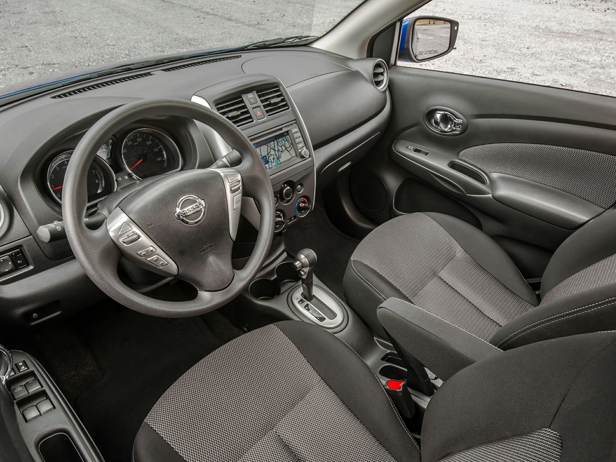 2018 Nissan Versa 1.6 SV - 9