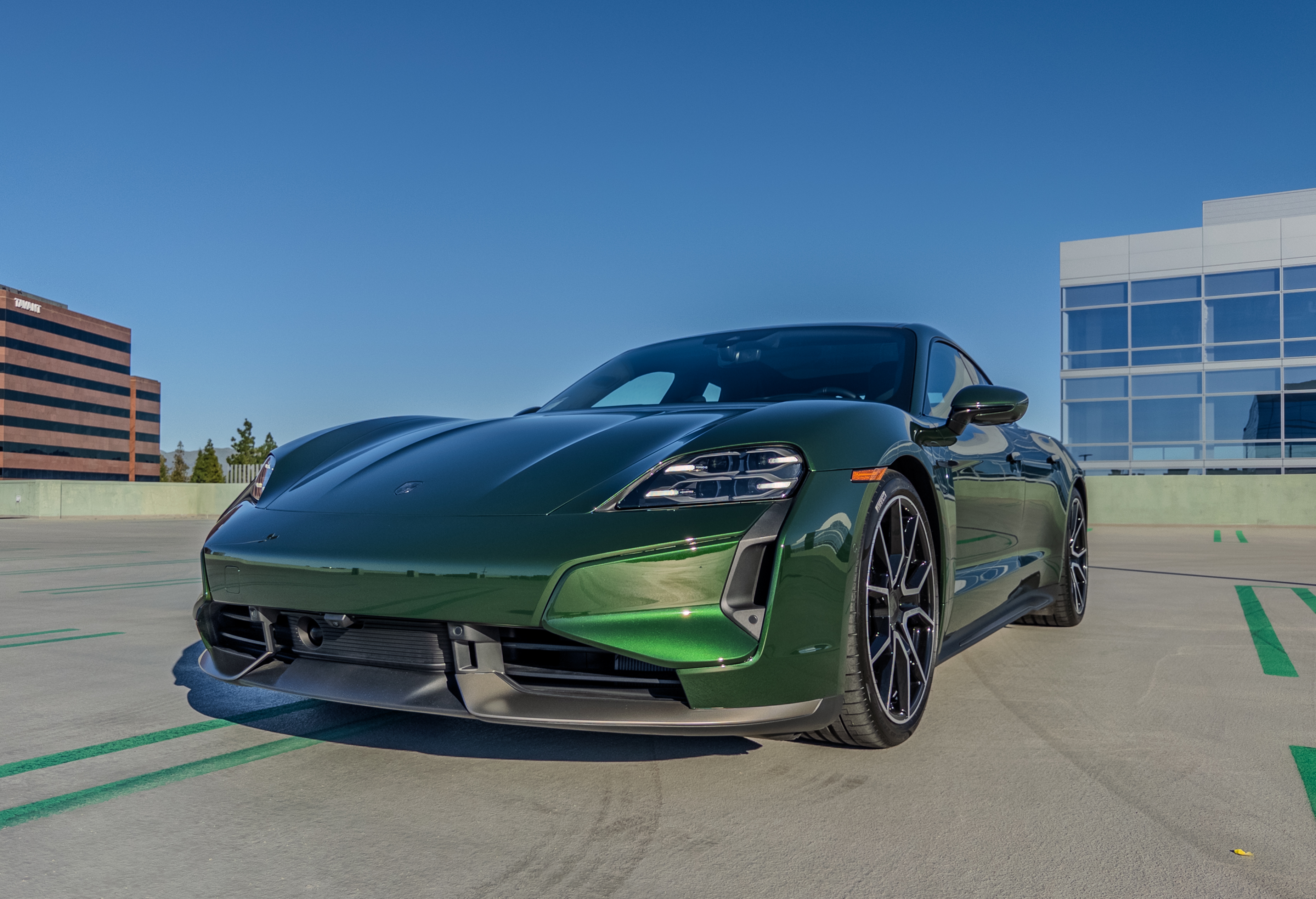 2025 Porsche Taycan Turbo S - 19