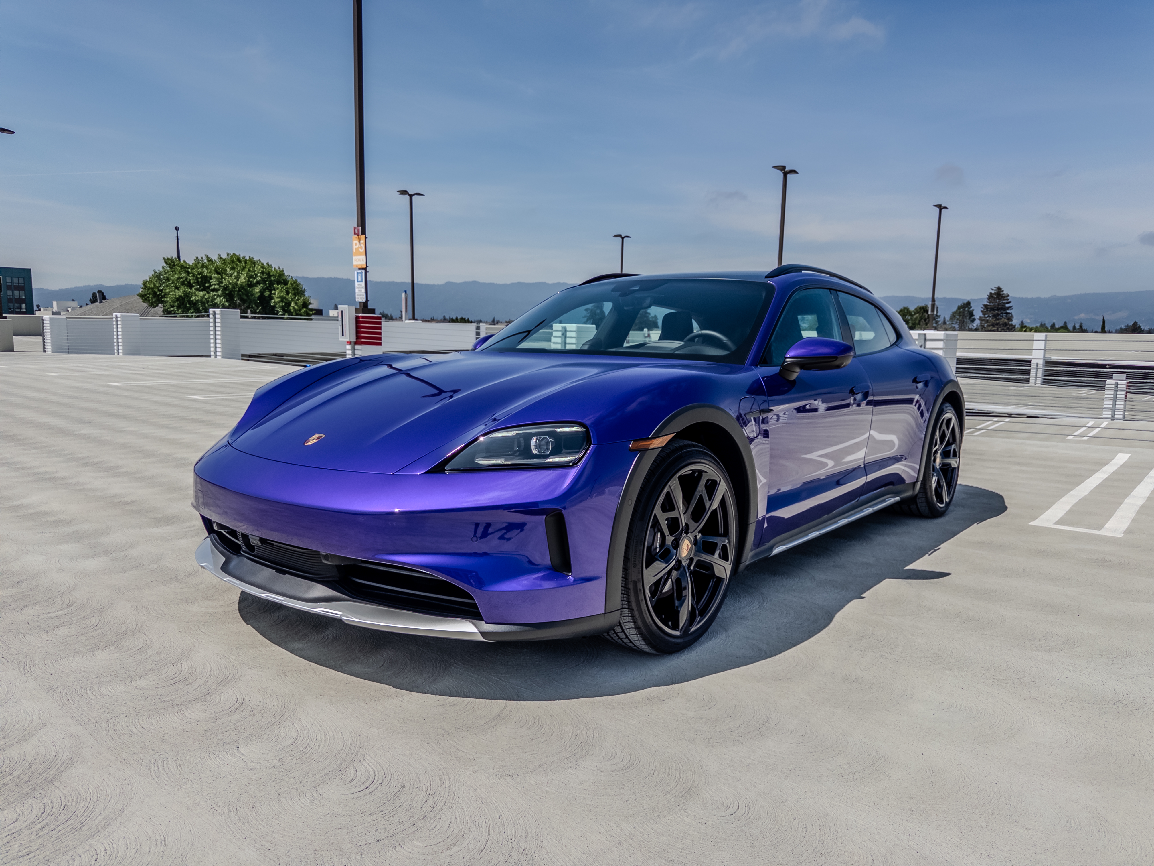 2025 Porsche Taycan Cross Turismo 4 - 6