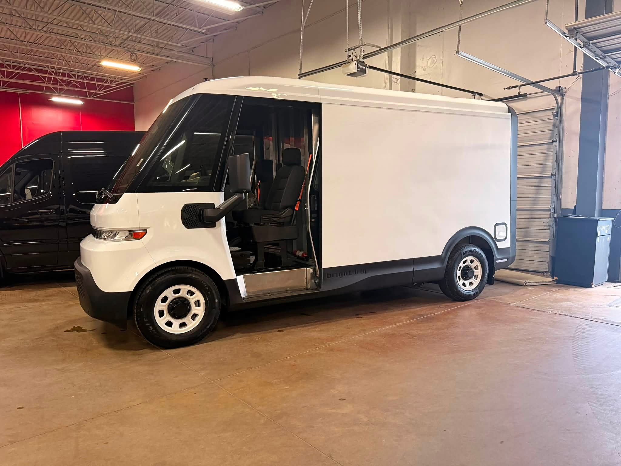2025 Chevrolet Brightdrop 400 AWD Max Range - 7