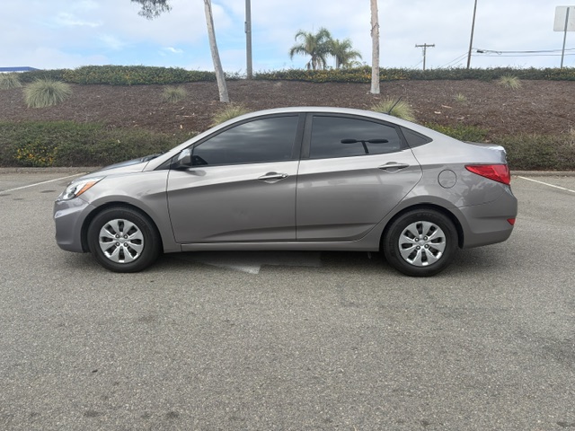 2017 Hyundai Accent SE - 5