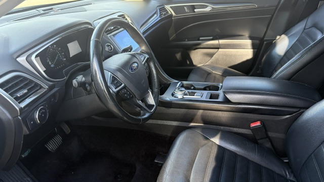 2017 Ford Fusion SE - 4