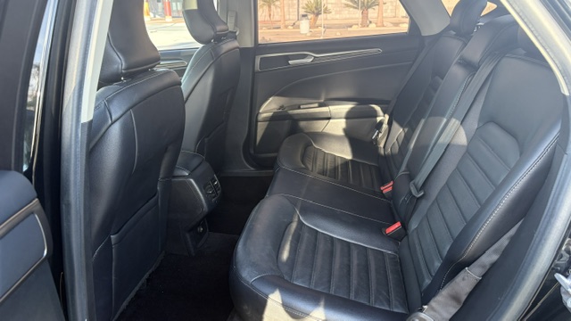 2017 Ford Fusion SE - 5