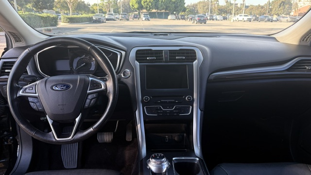 2017 Ford Fusion SE - 6