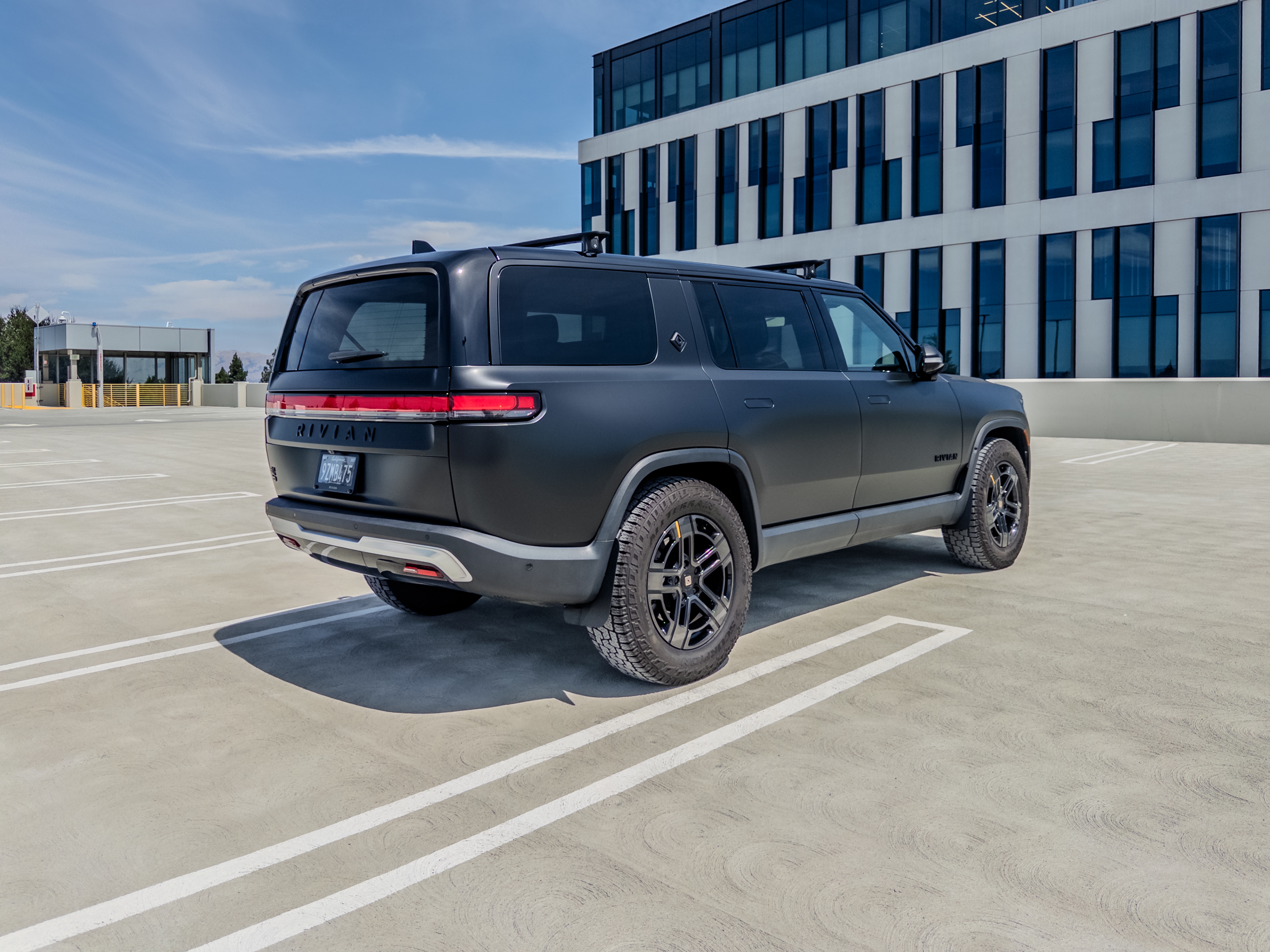 2024 Rivian R1S Adventure Dual Motor Max Pack - 8
