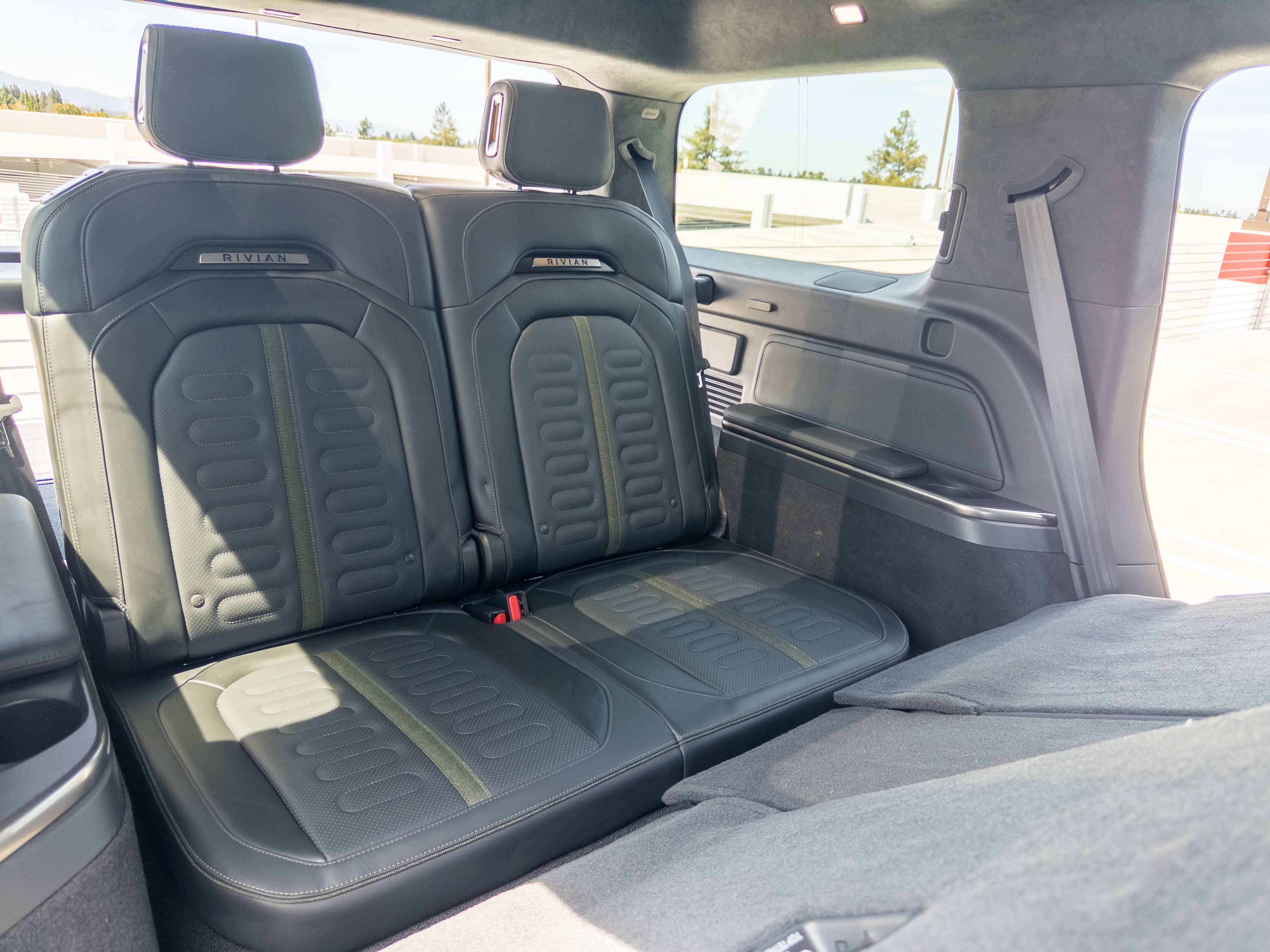 2024 Rivian R1S Adventure Dual Motor Max Pack - 13
