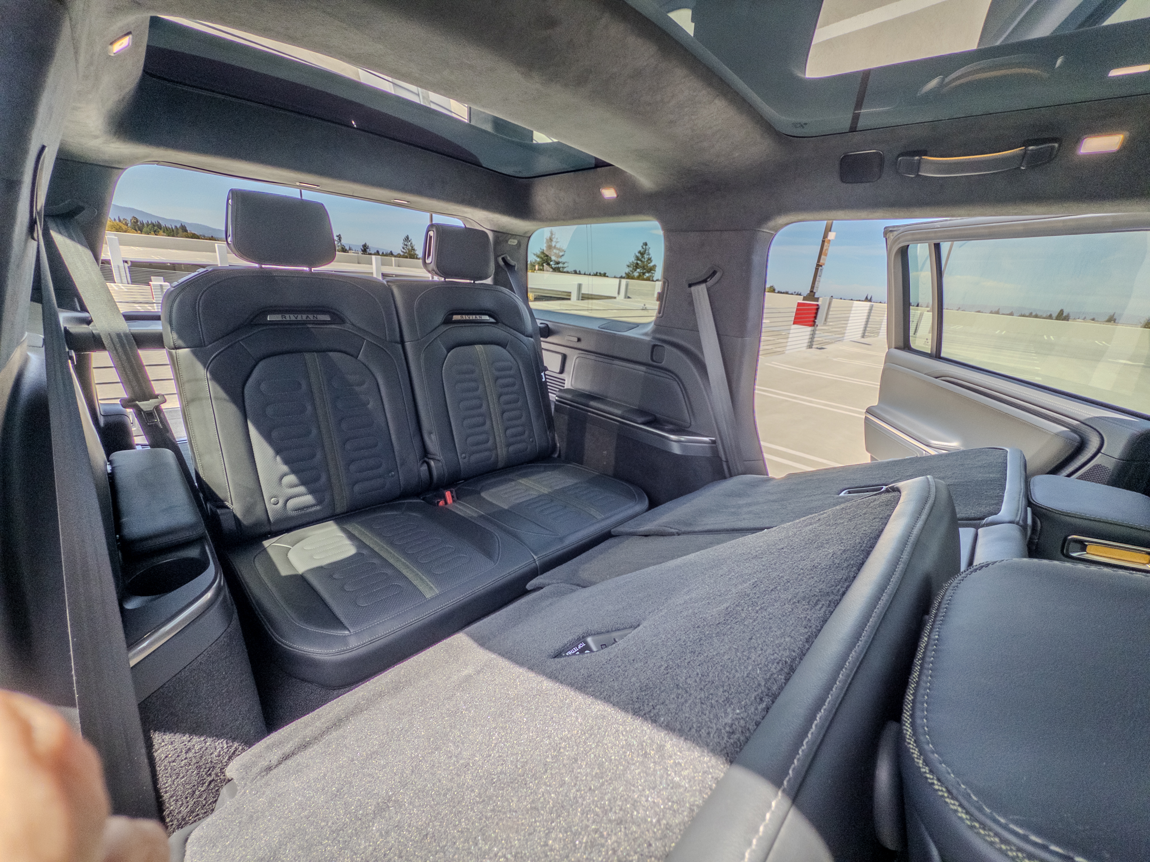 2024 Rivian R1S Adventure Dual Motor Max Pack - 14