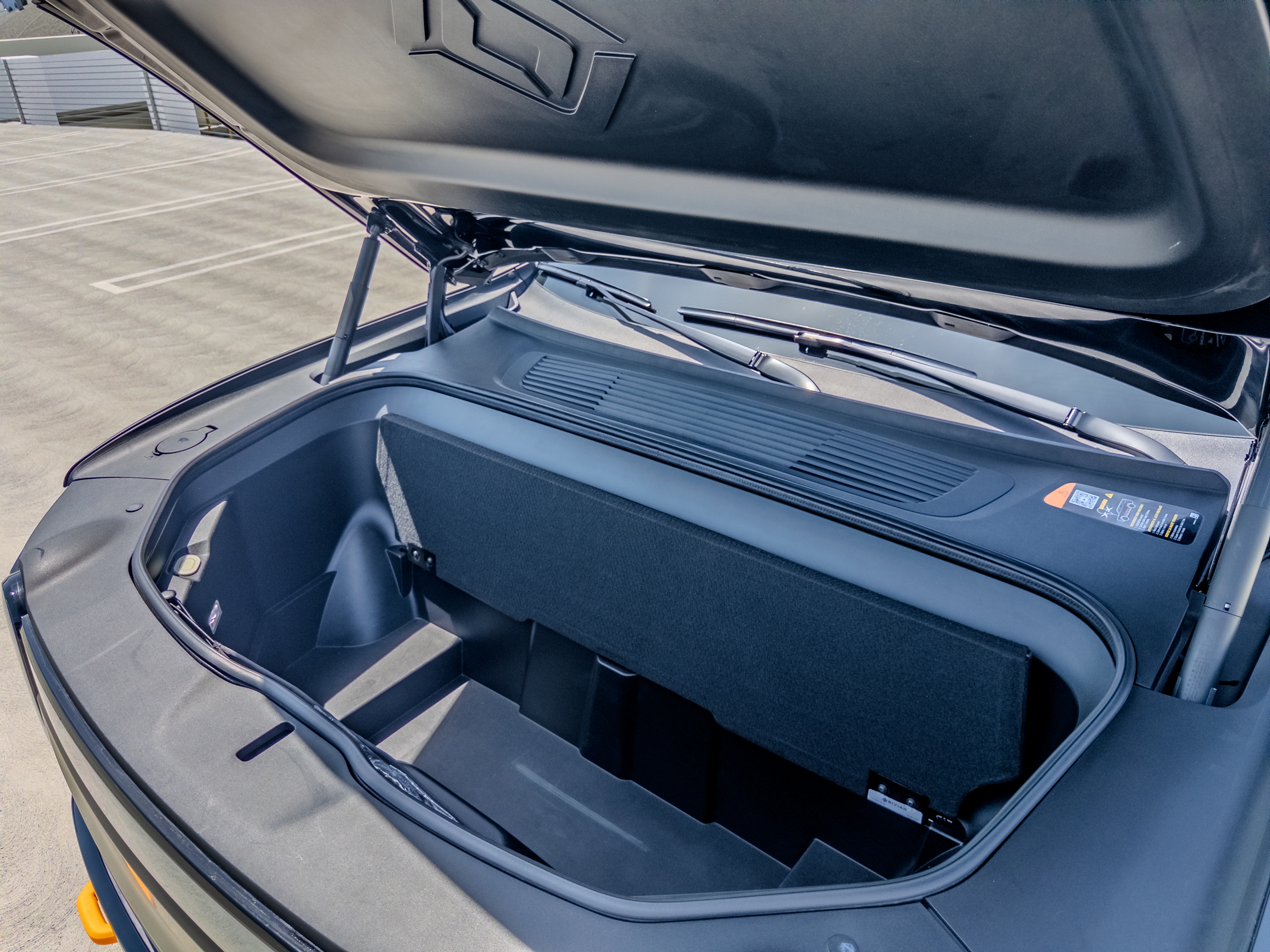 2024 Rivian R1S Adventure Dual Motor Max Pack - 18