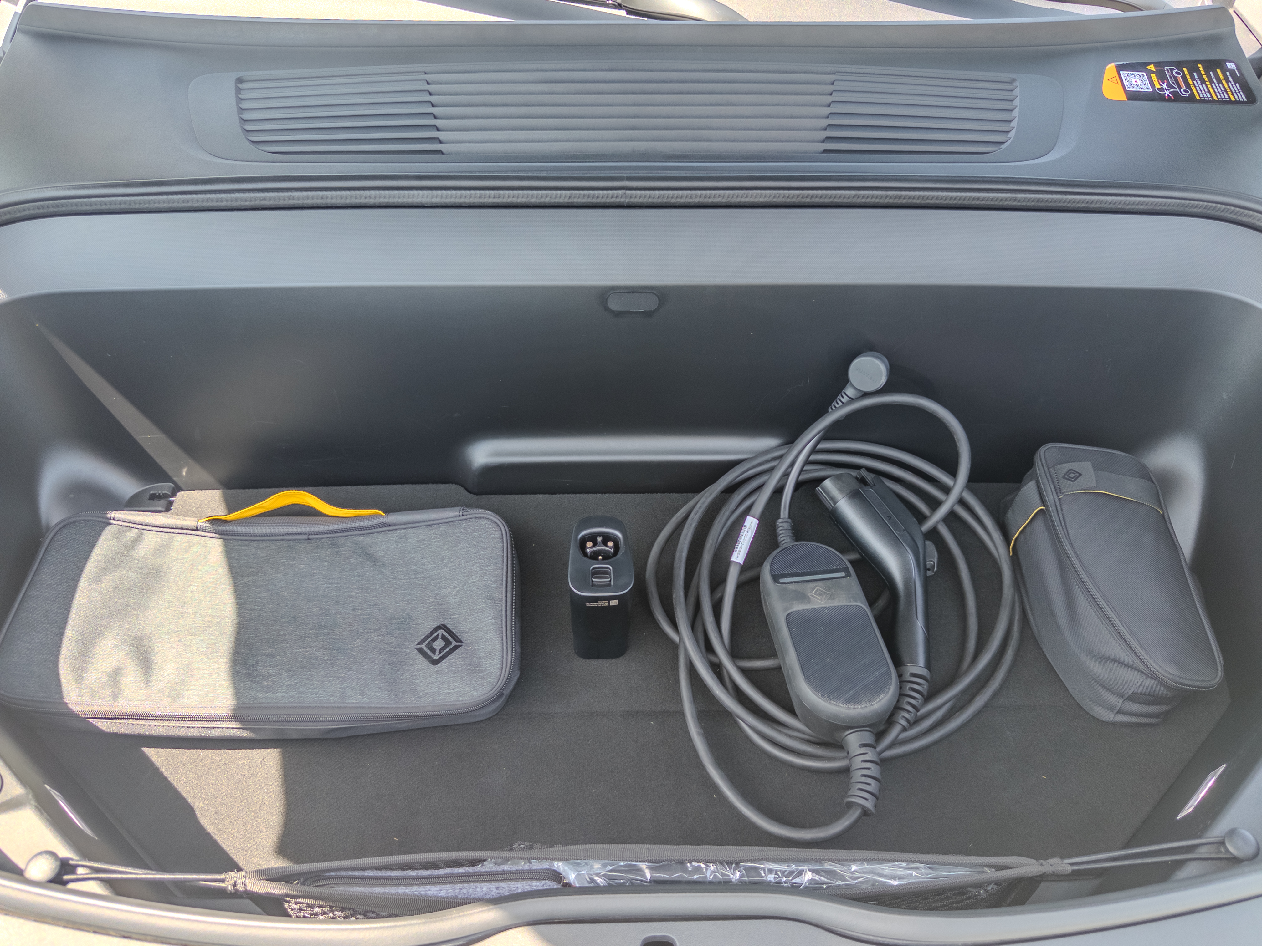 2024 Rivian R1S Adventure Dual Motor Max Pack - 20
