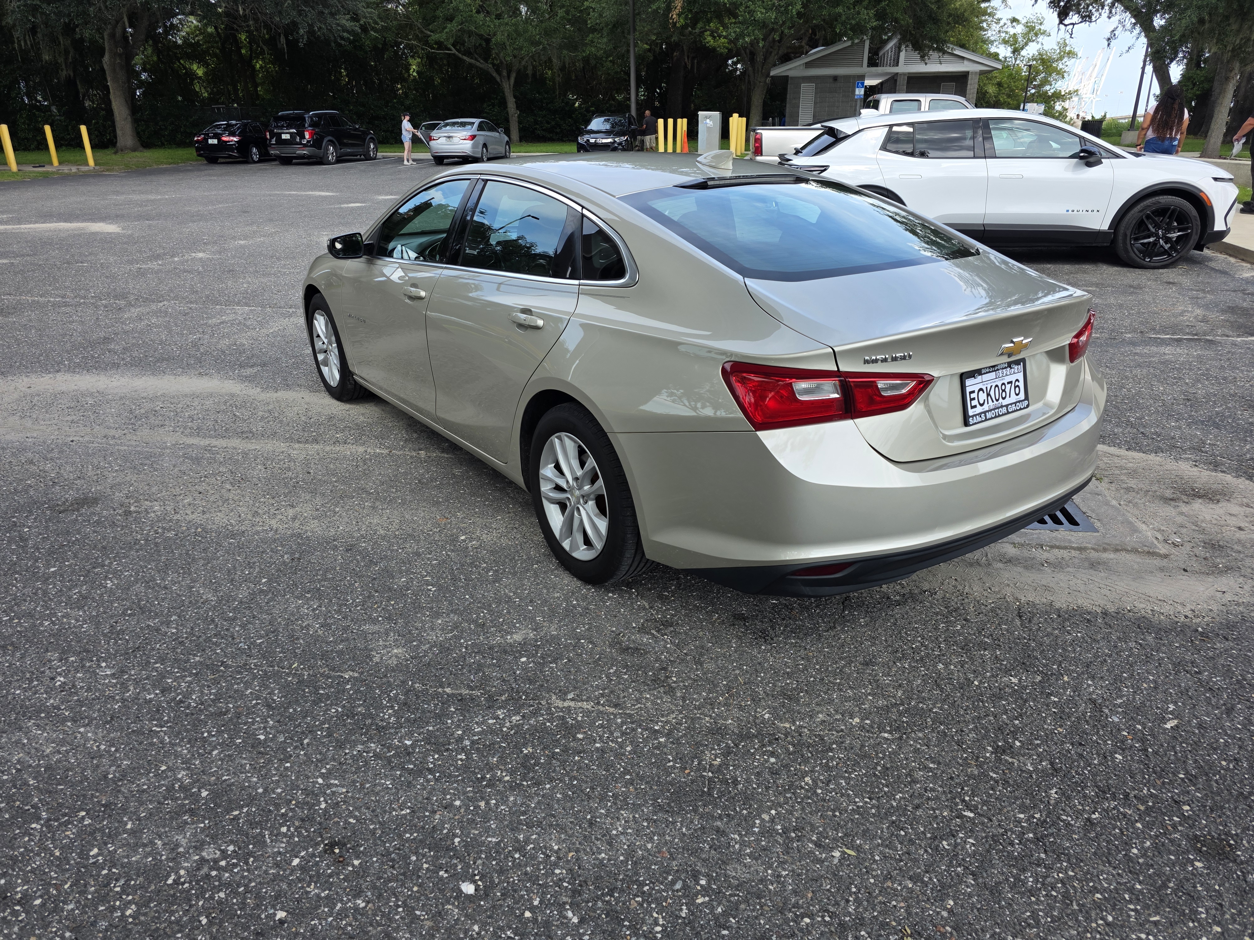 2016 Chevrolet Malibu 1LT - 4